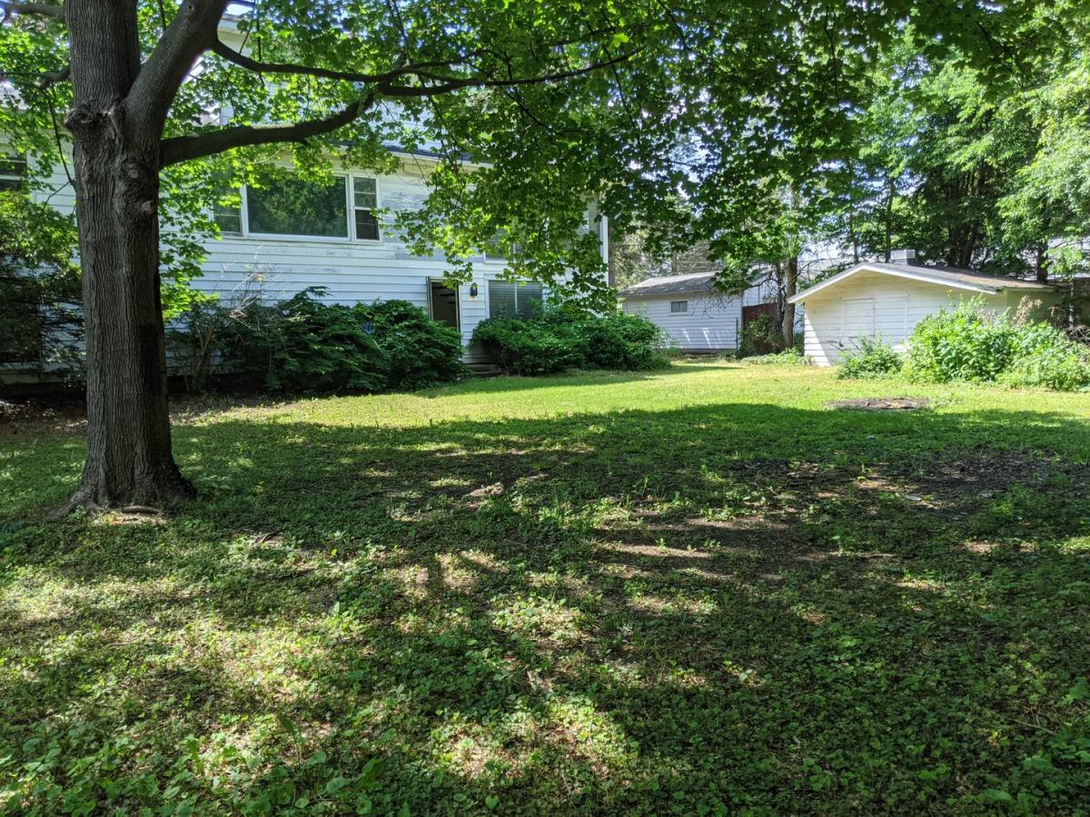 House for rent at 436 Russell Rd, Dekalb, IL 60115