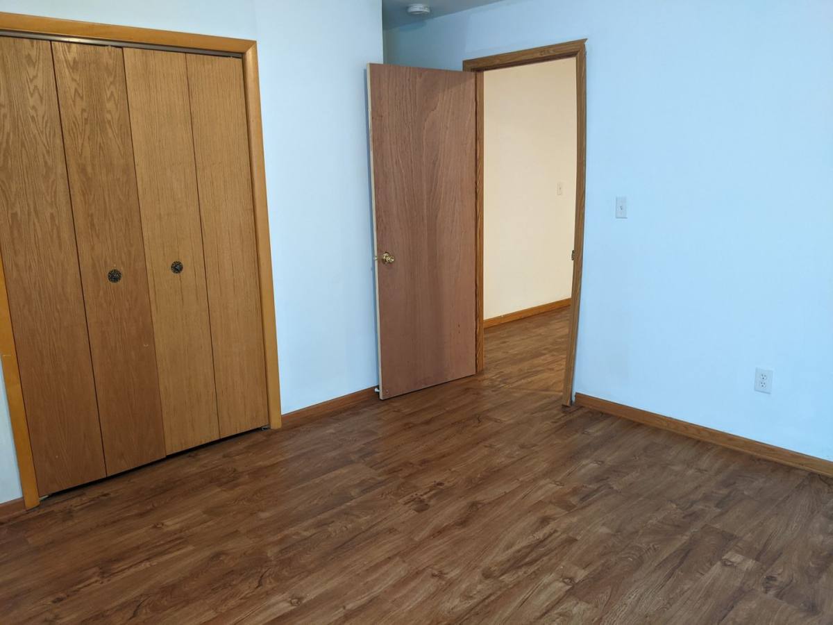 House for rent at 436 Russell Rd, Dekalb, IL 60115