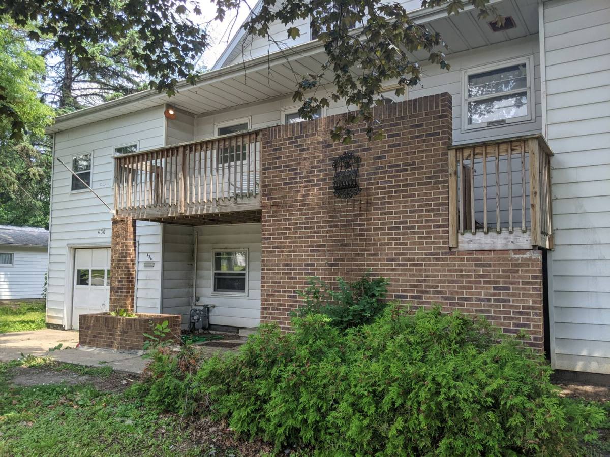 House for rent at 436 Russell Rd, Dekalb, IL 60115
