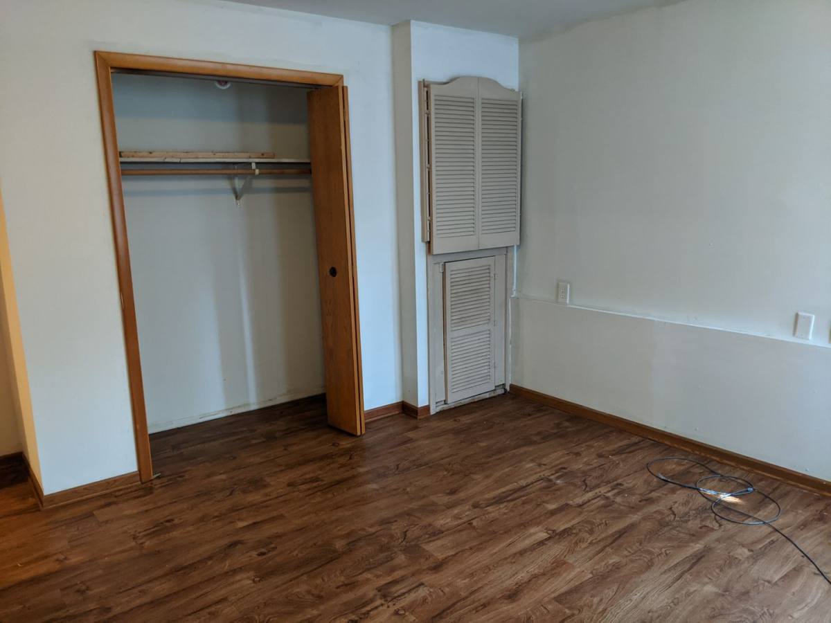 House for rent at 436 Russell Rd, Dekalb, IL 60115