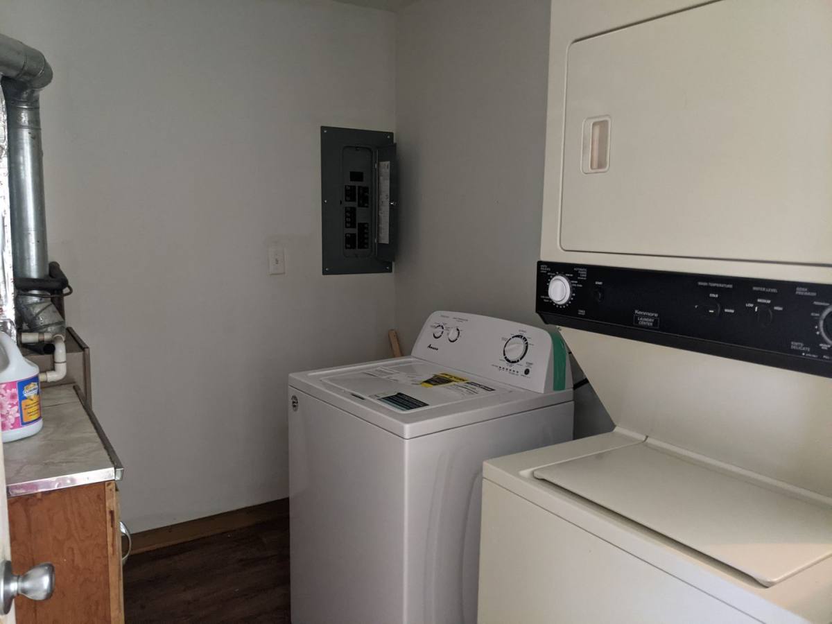 House for rent at 436 Russell Rd, Dekalb, IL 60115
