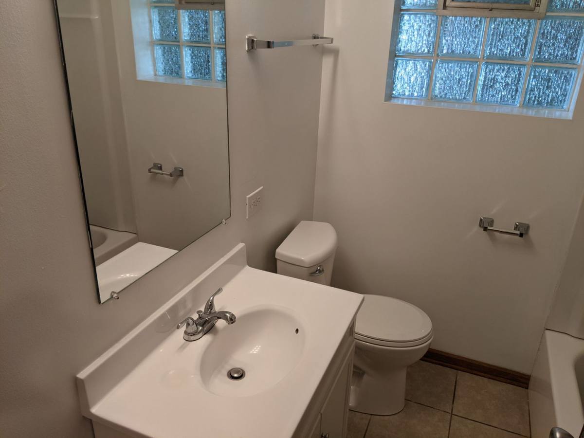 House for rent at 436 Russell Rd, Dekalb, IL 60115