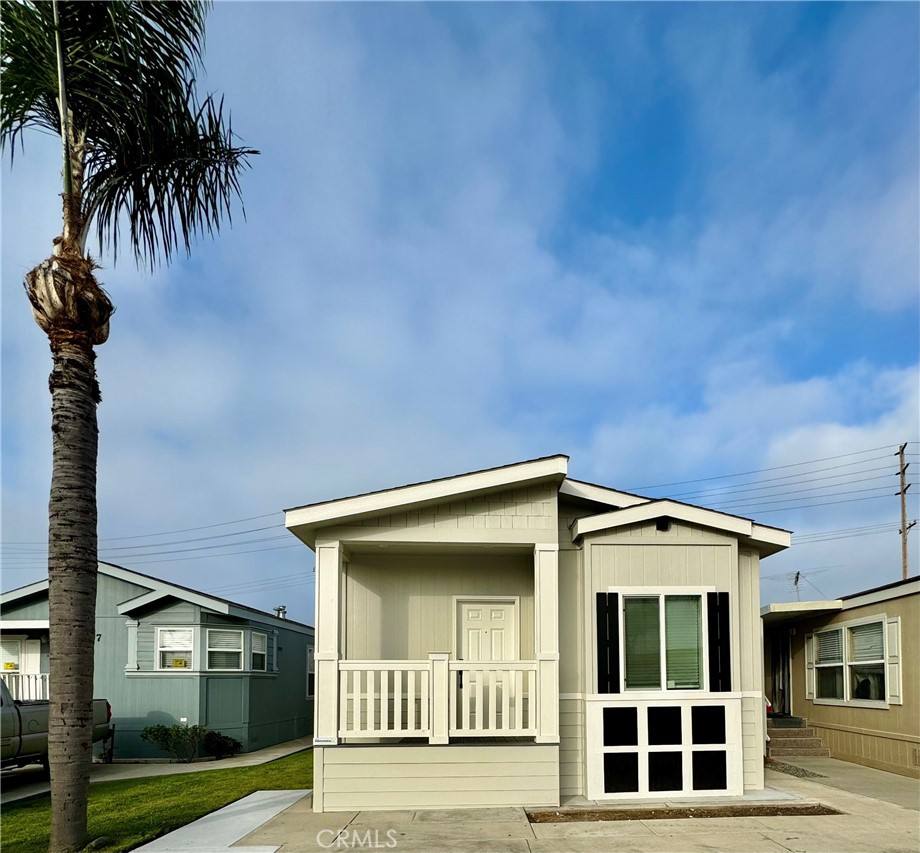 Apartment for rent at 2627 E La Palma Ave #18, Anaheim, CA 92806
