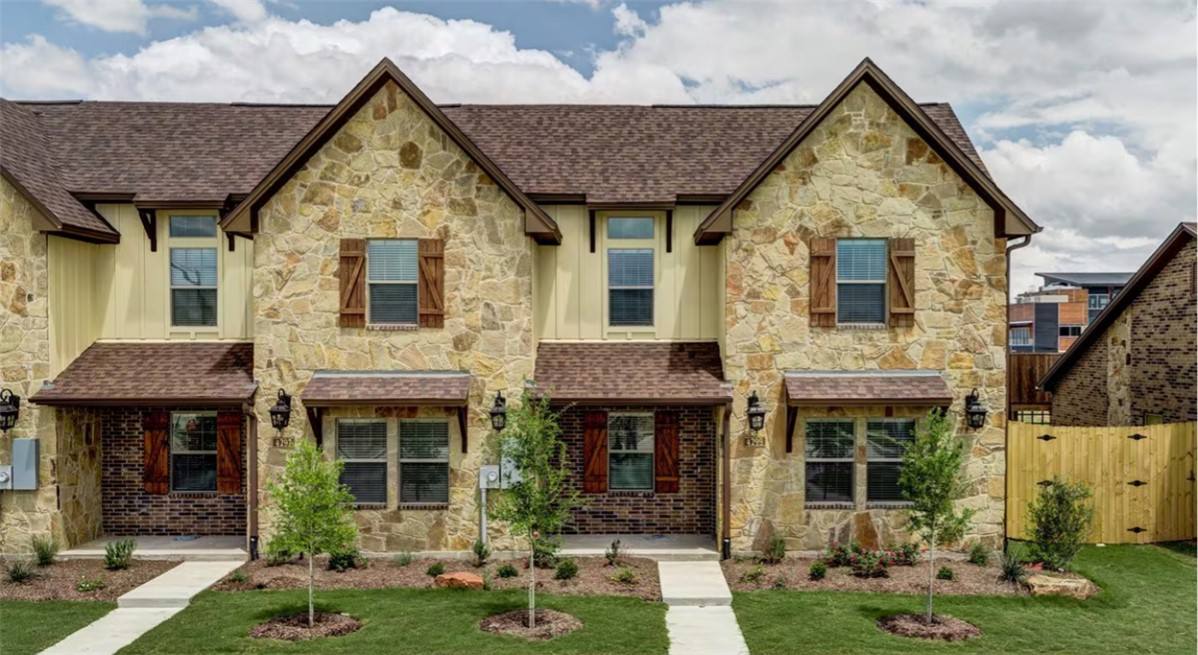 Townhouse for rent at 3021 Towers Parkway, College Station, TX 77845