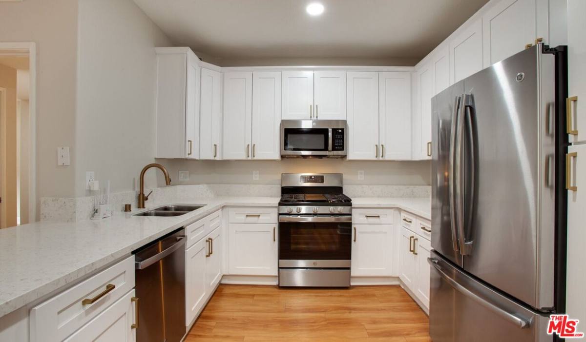 Apartment for rent at 346 Hauser Blvd #2117, Los Angeles, CA 90036