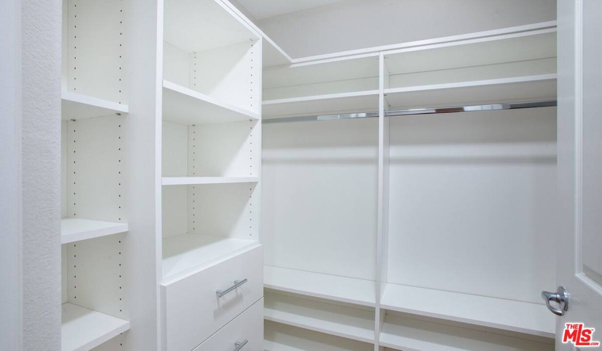 Apartment for rent at 346 Hauser Blvd #2117, Los Angeles, CA 90036