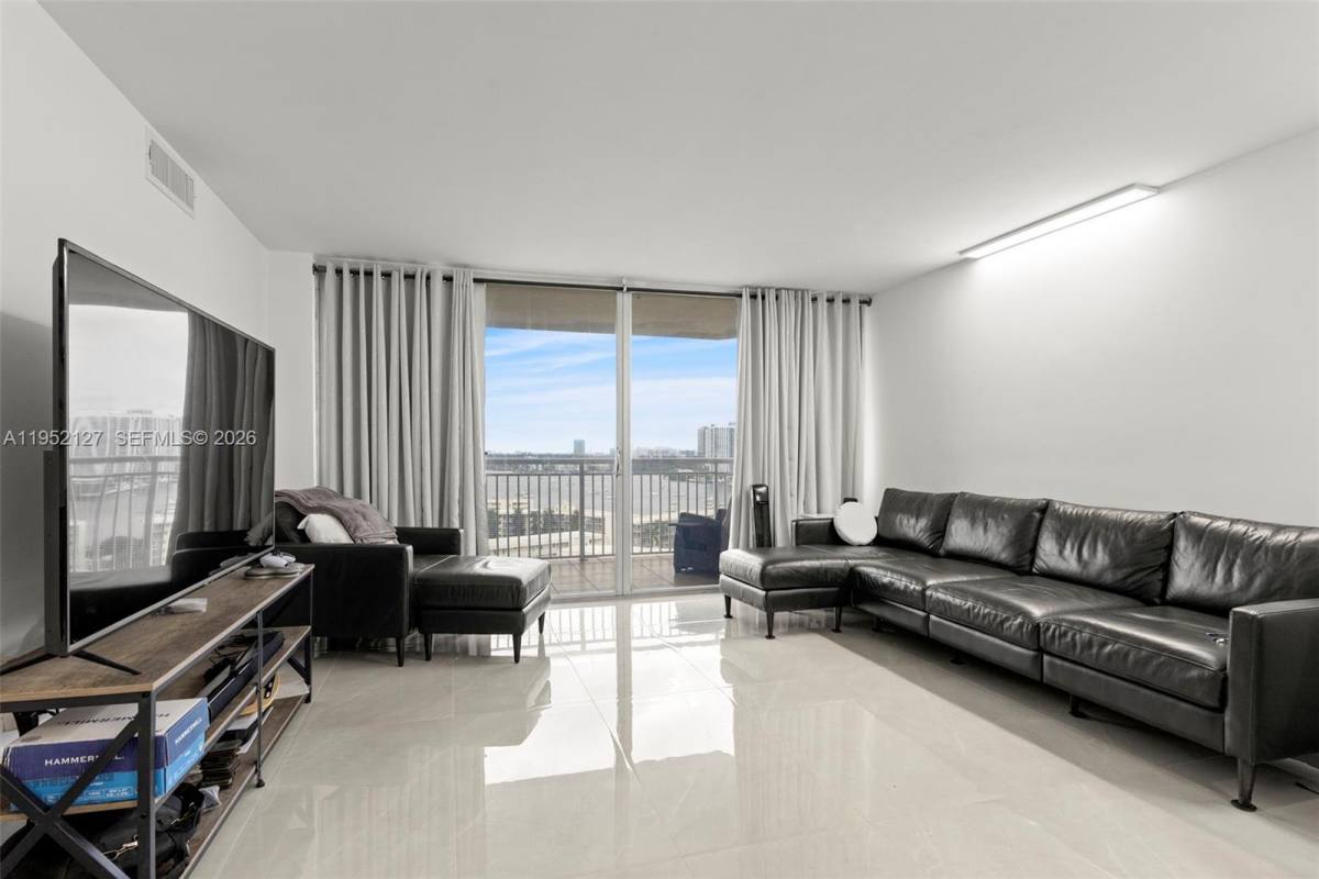 Apartment for rent at 18031 Biscayne Blvd #1604, North Miami Beach, FL 33160