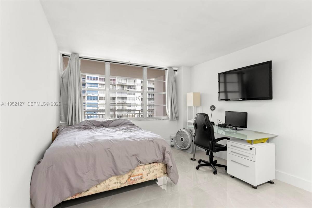 Apartment for rent at 18031 Biscayne Blvd #1604, North Miami Beach, FL 33160