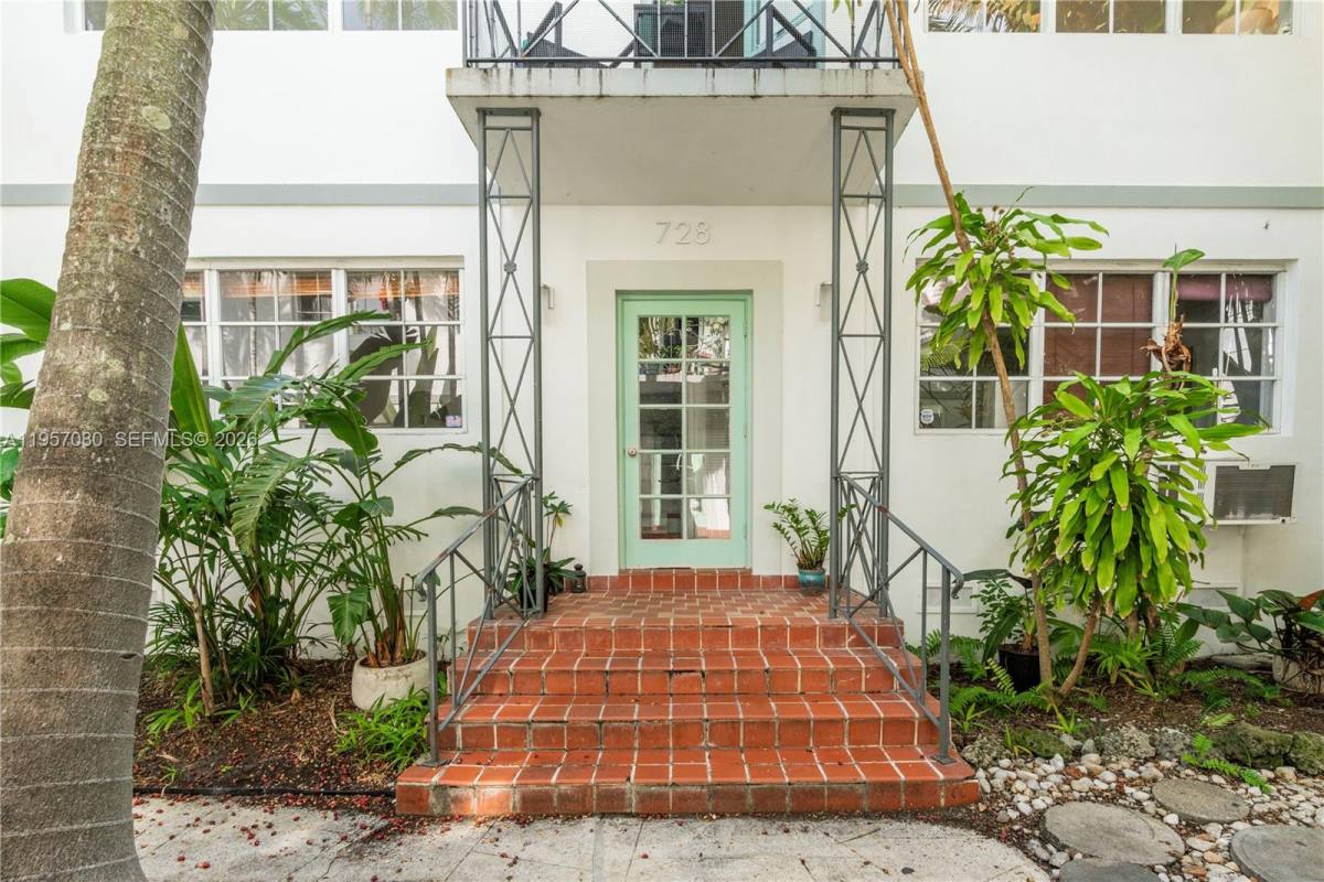 Apartment for rent at 728 Lenox Ave #728A8, Miami Beach, FL 33139