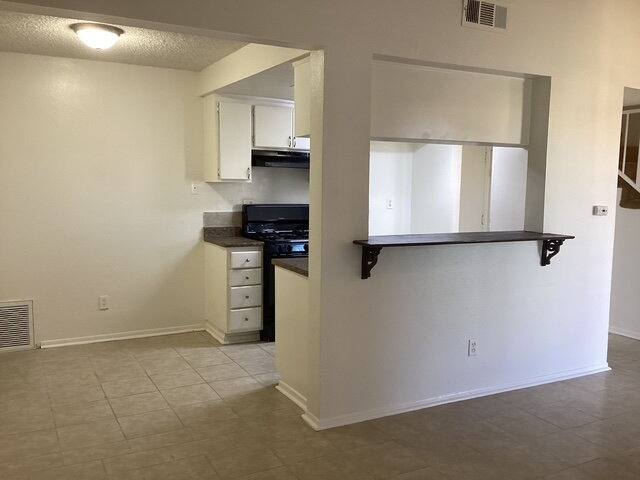 Apartment for rent at 43942 18th St E #3, Lancaster, CA 93535