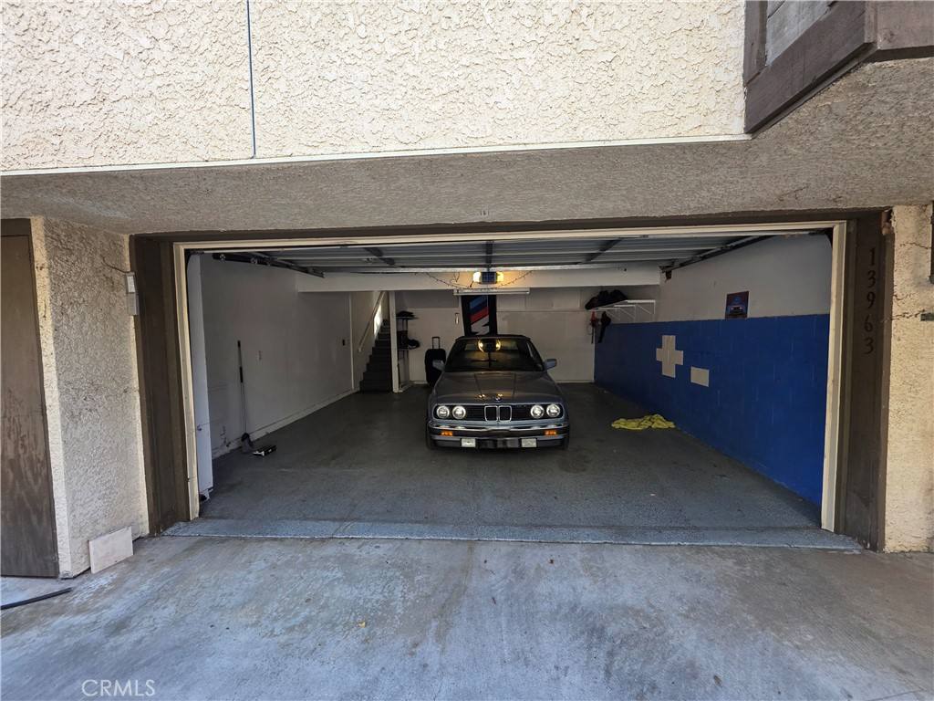 Townhouse for rent at 13963 Riverside Dr, Sherman Oaks, CA 91423