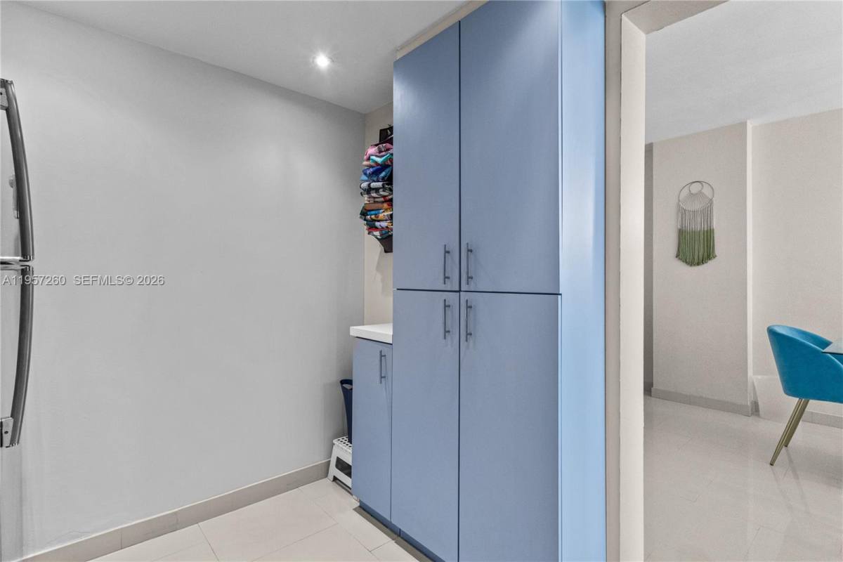 Apartment for rent at 1345 Lincoln Rd #403, Miami Beach, FL 33139