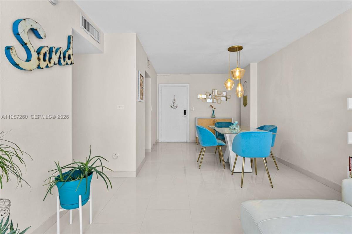 Apartment for rent at 1345 Lincoln Rd #403, Miami Beach, FL 33139