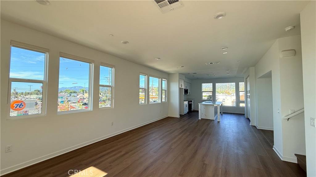 Apartment for rent at 1090 Foothill Blvd, Claremont, CA 91711