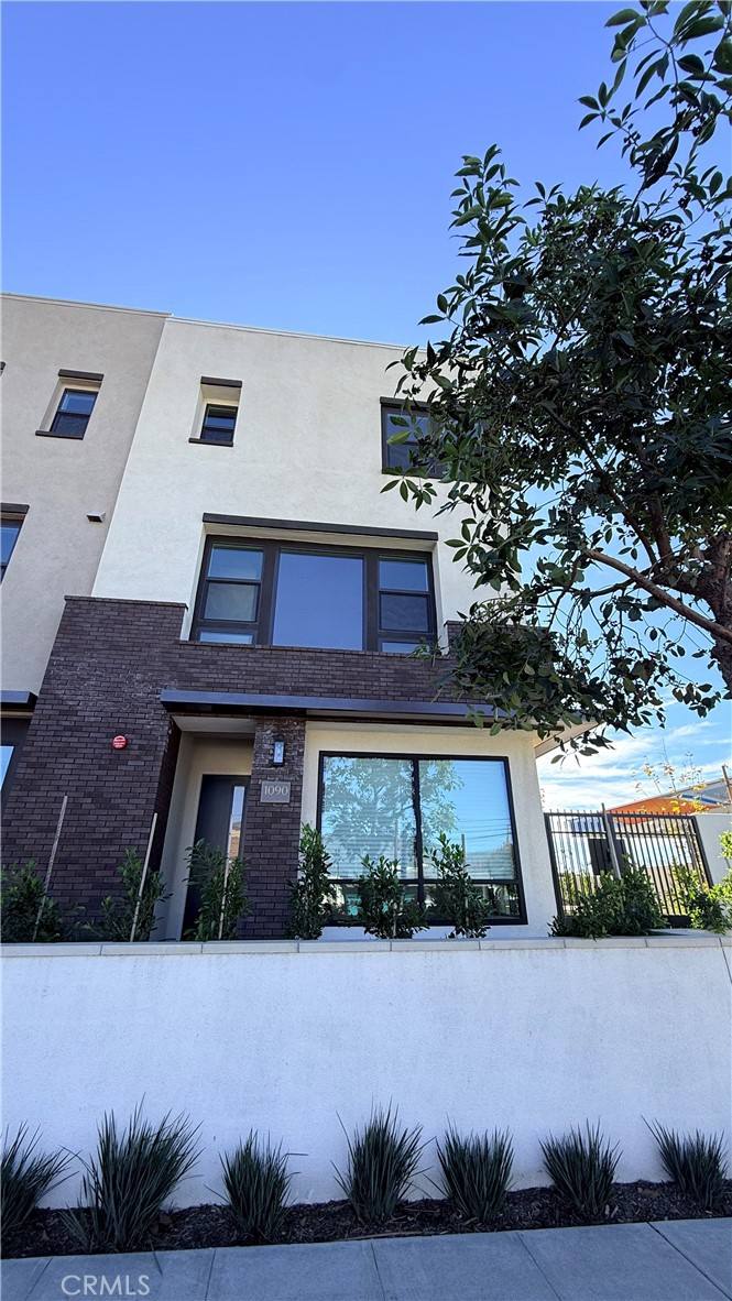 Apartment for rent at 1090 Foothill Blvd, Claremont, CA 91711
