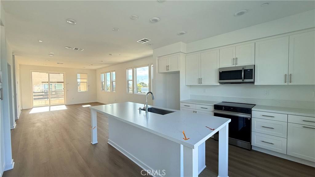 Apartment for rent at 1090 Foothill Blvd, Claremont, CA 91711