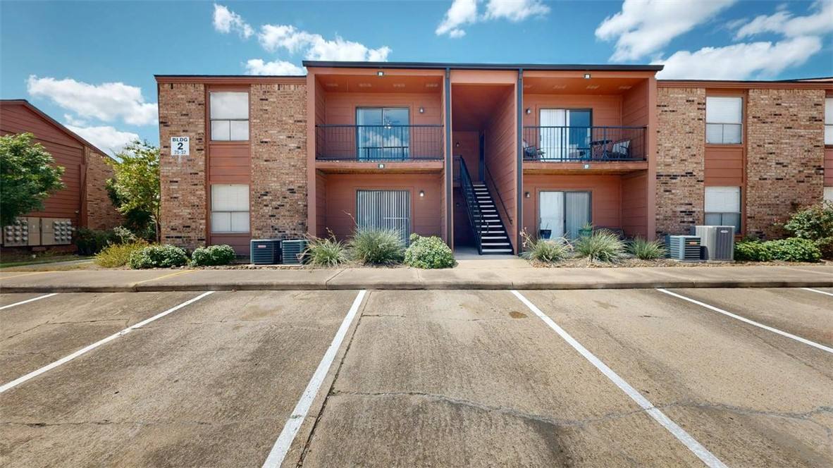Condo for rent at 904 University Oaks Blvd #26, College Station, TX 77840