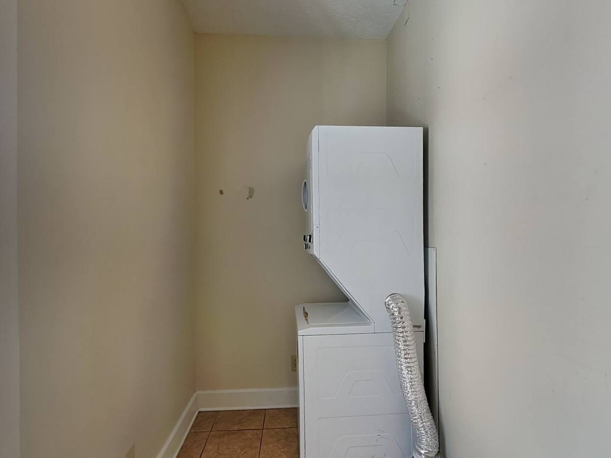 Apartment for rent at 1394 Indianola Ave, Columbus, OH 43201
