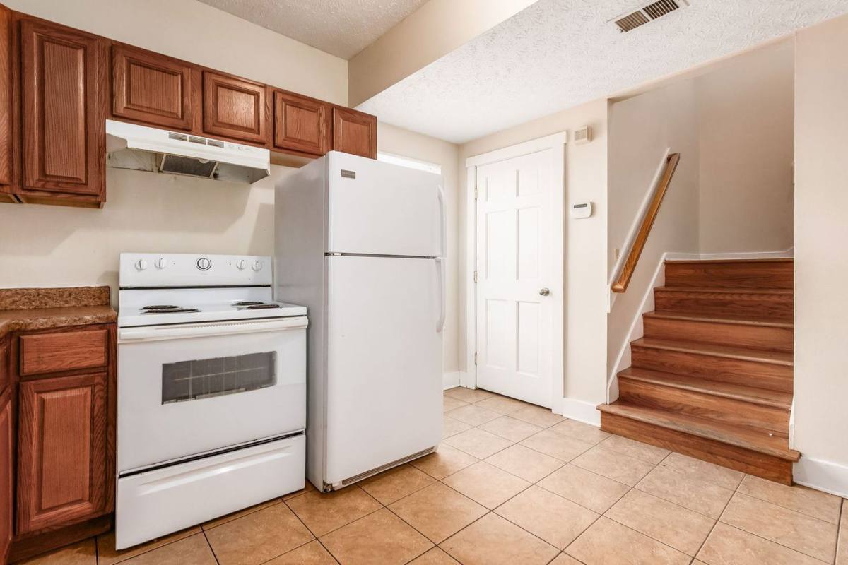 Apartment for rent at 1371 Summit St #C, Columbus, OH 43201