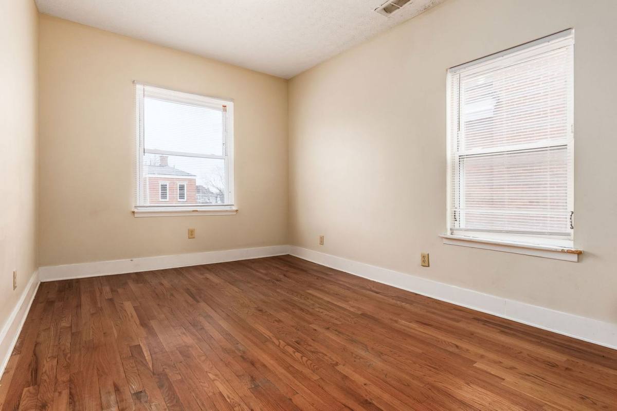Apartment for rent at 1371 Summit St #C, Columbus, OH 43201