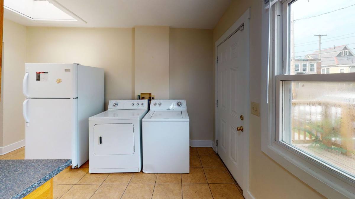 Apartment for rent at 1373 Indianola Ave, Columbus, OH 43201