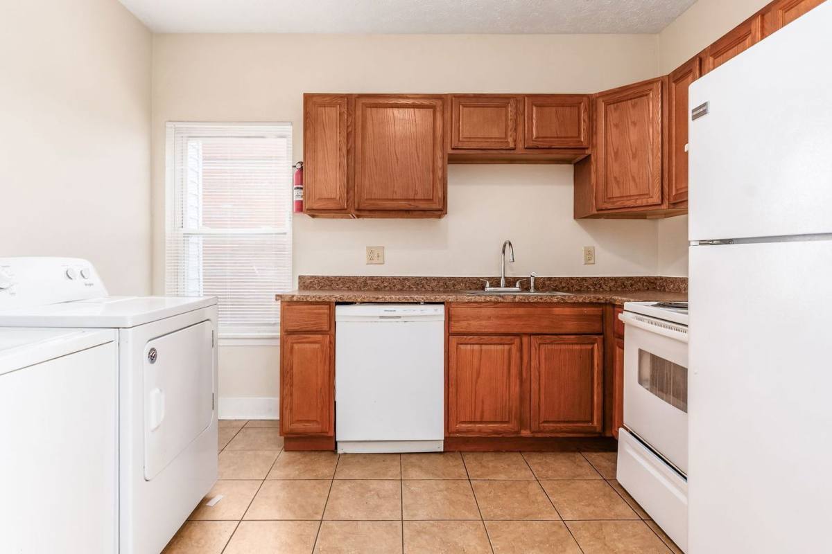 Apartment for rent at 1371 Summit St, Columbus, OH 43201