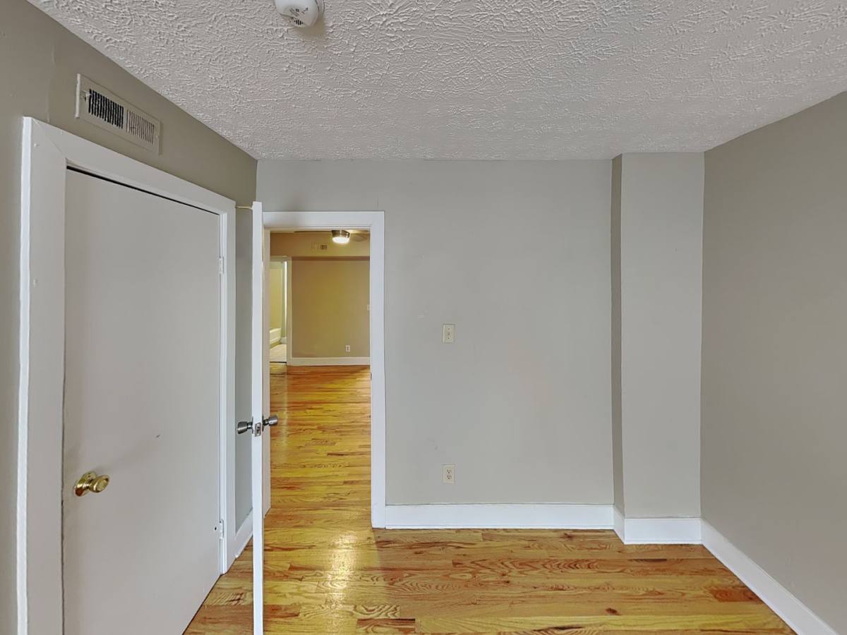Apartment for rent at 77 1 2 E 7th Ave, Columbus, OH 43201