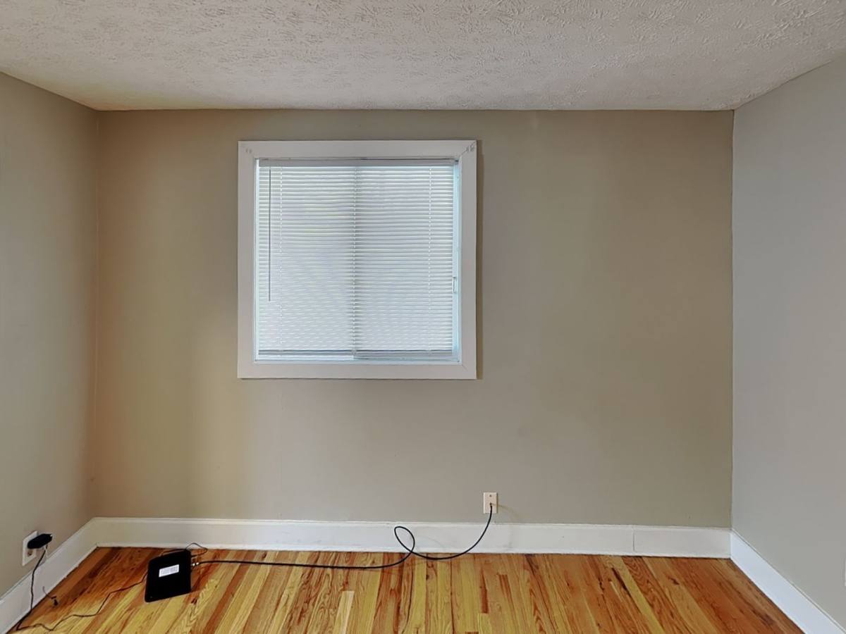 Apartment for rent at 77 1 2 E 7th Ave, Columbus, OH 43201