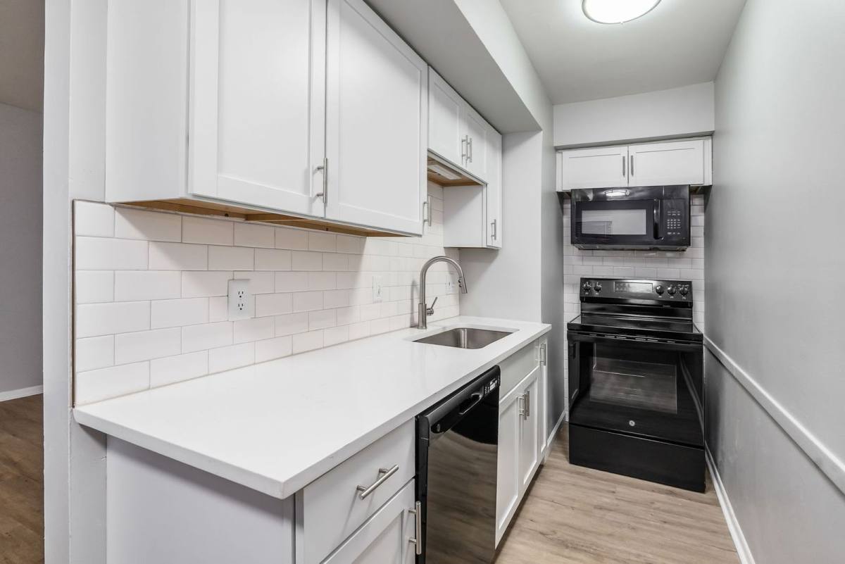 Apartment for rent at 552 Riverview Dr #F, Columbus, OH 43202