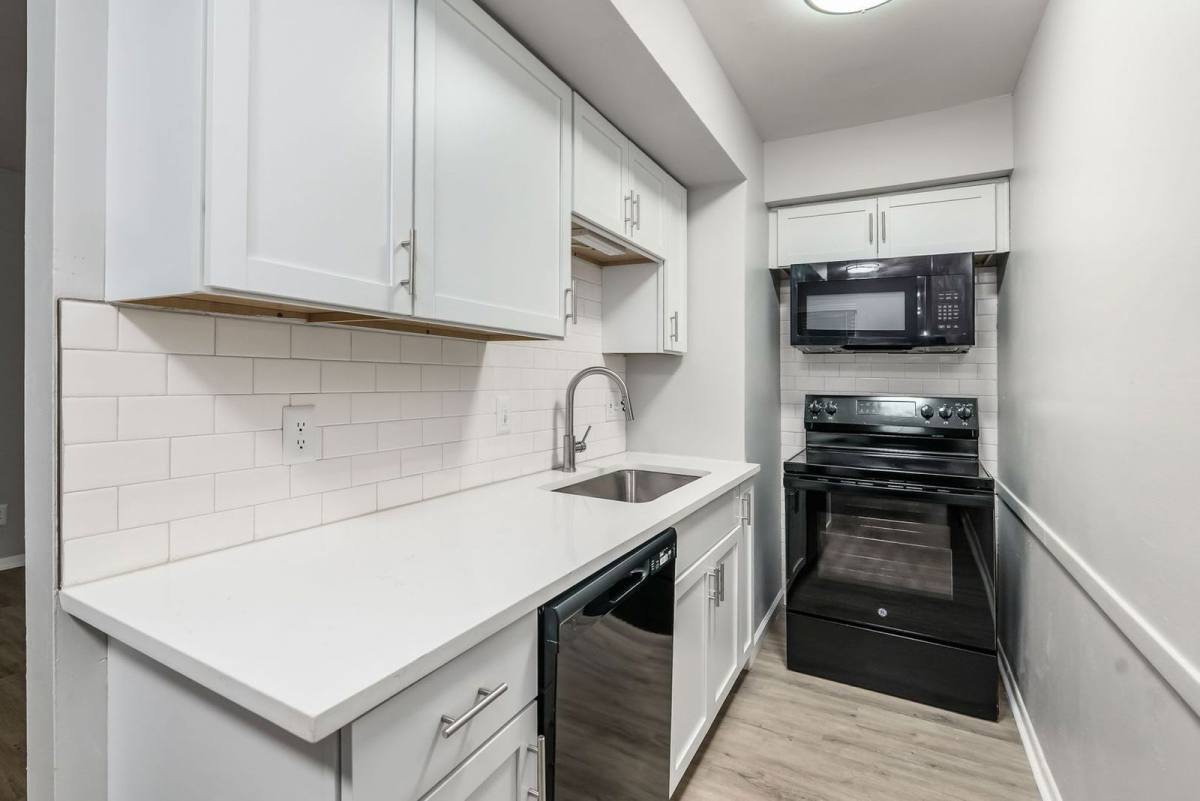 Apartment for rent at 552 Riverview Dr #F, Columbus, OH 43202