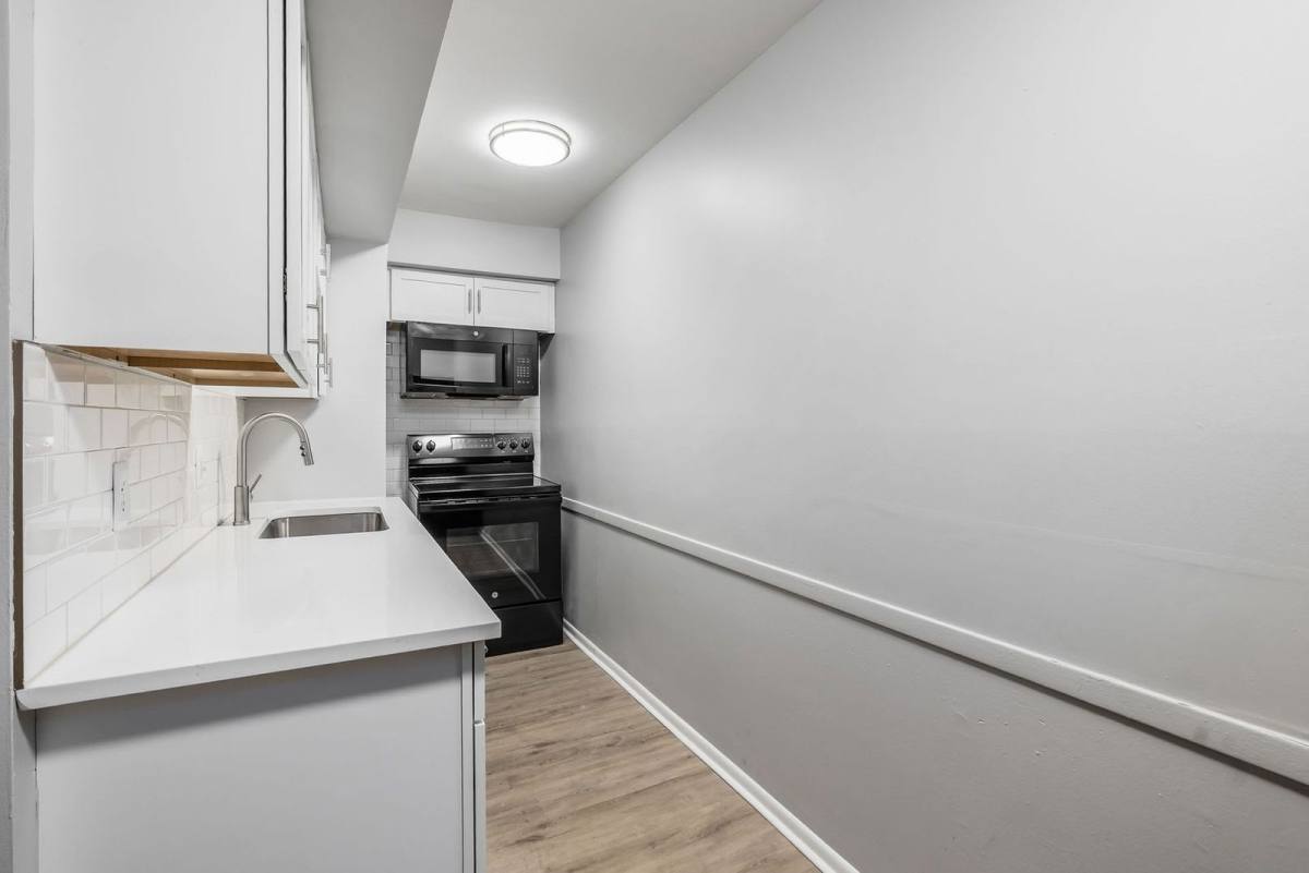 Apartment for rent at 552 Riverview Dr #F, Columbus, OH 43202