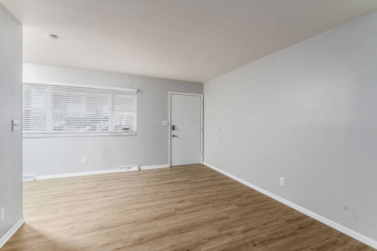 Apartment for rent at 552 Riverview Dr #F, Columbus, OH 43202