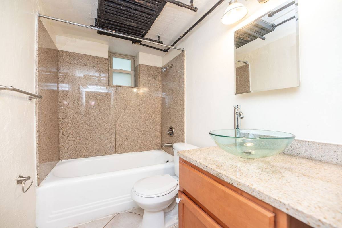 Apartment for rent at 2802 Digby Ave #9, Cincinnati, OH 45220