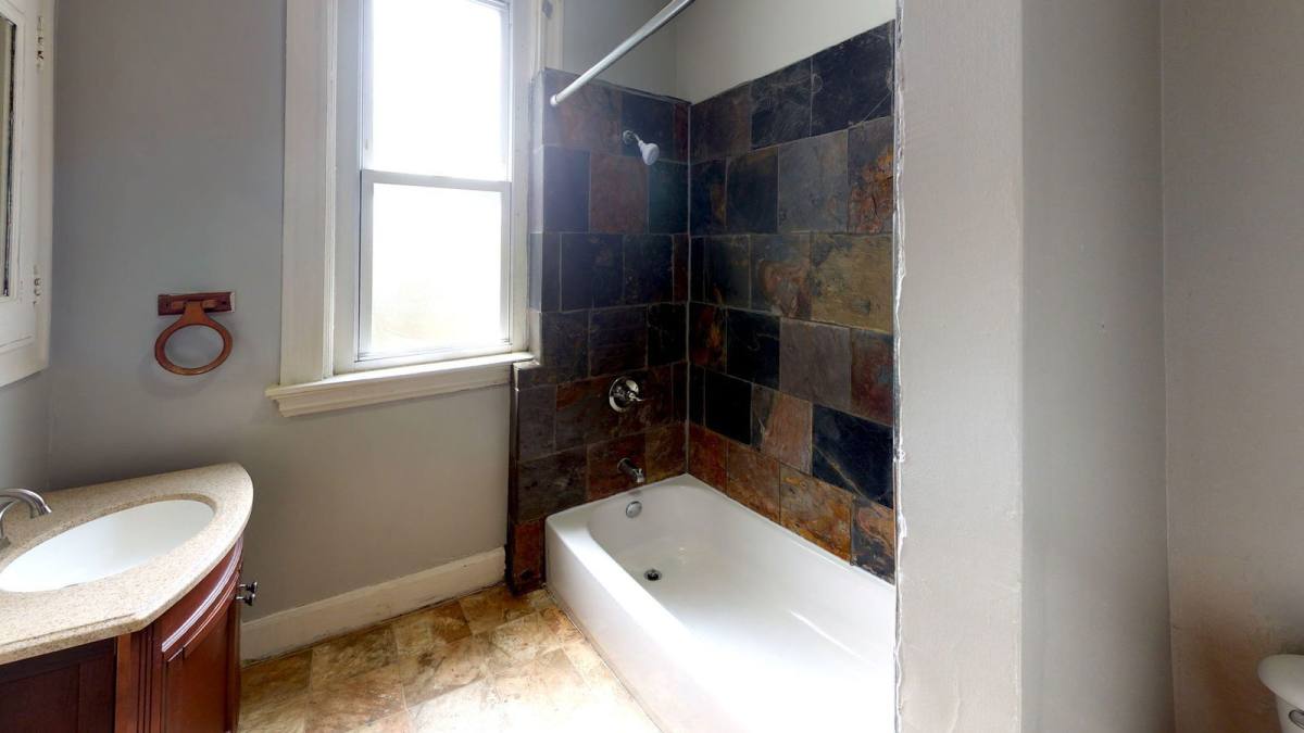 Apartment for rent at 229 Atkinson St #1, Cincinnati, OH 45219