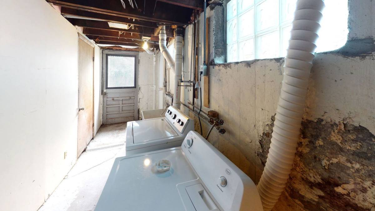 Apartment for rent at 229 Atkinson St #1, Cincinnati, OH 45219