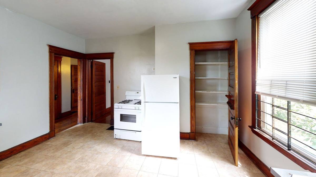 Apartment for rent at 229 Atkinson St #1, Cincinnati, OH 45219
