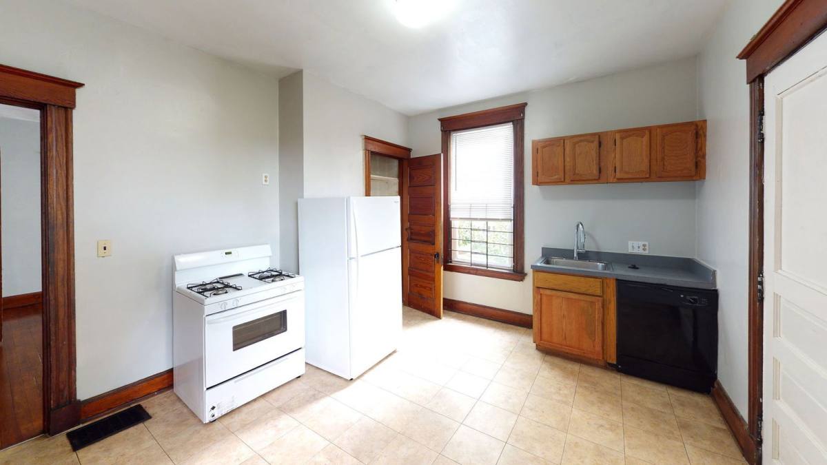 Apartment for rent at 229 Atkinson St #1, Cincinnati, OH 45219