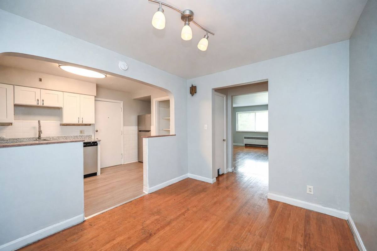Apartment for rent at 203 Loraine Ave #4, Cincinnati, OH 45220