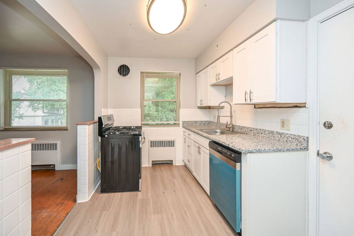 Apartment for rent at 203 Loraine Ave #4, Cincinnati, OH 45220