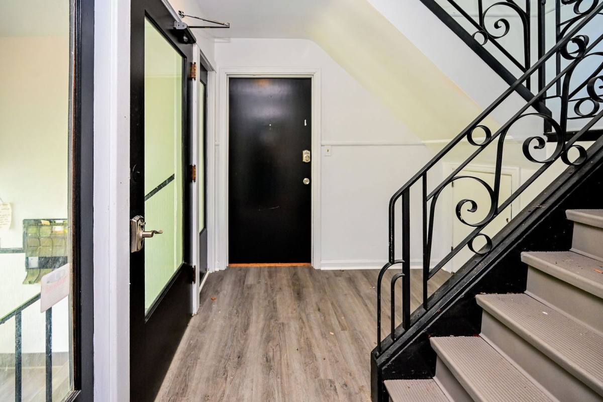 Apartment for rent at 203 Loraine Ave #4, Cincinnati, OH 45220