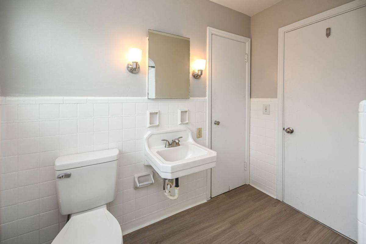 Apartment for rent at 203 Loraine Ave #4, Cincinnati, OH 45220