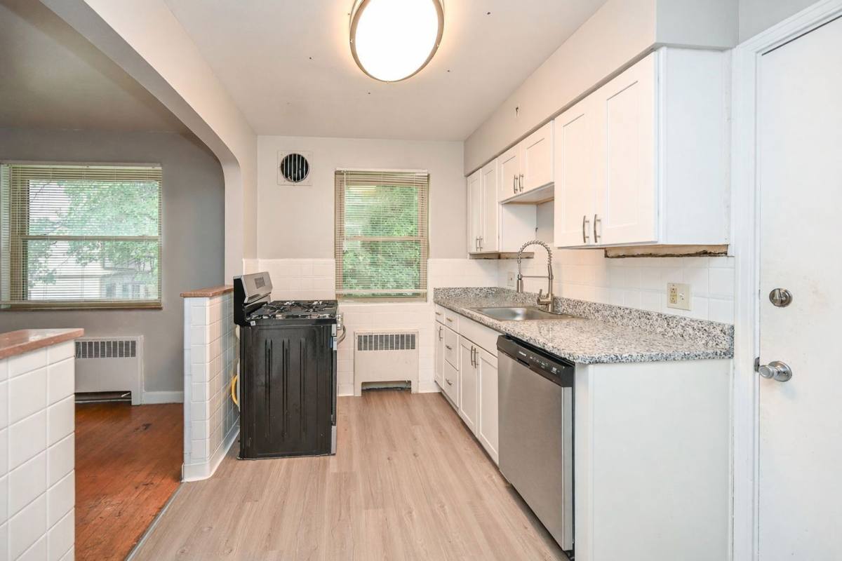 Apartment for rent at 203 Loraine Ave #4, Cincinnati, OH 45220