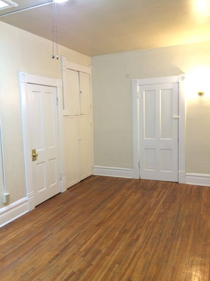 Apartment for rent at 248 1 2 W 5th Ave #R, Columbus, OH 43201