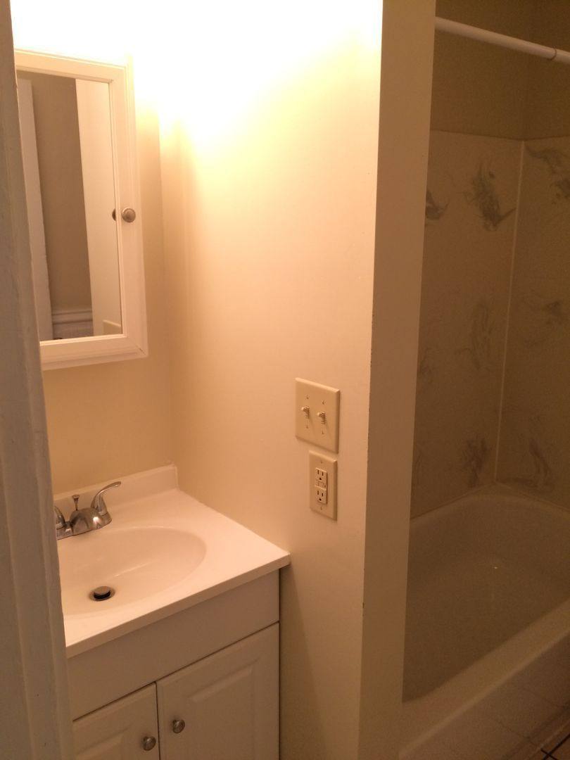 Apartment for rent at 248 1 2 W 5th Ave #R, Columbus, OH 43201