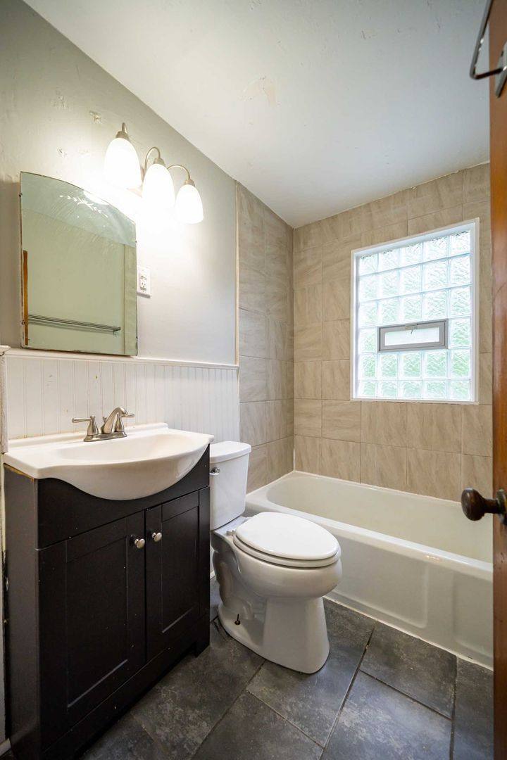 Apartment for rent at 213 E Hudson St, Columbus, OH 43202
