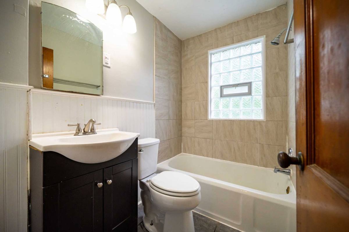 Apartment for rent at 213 E Hudson St, Columbus, OH 43202
