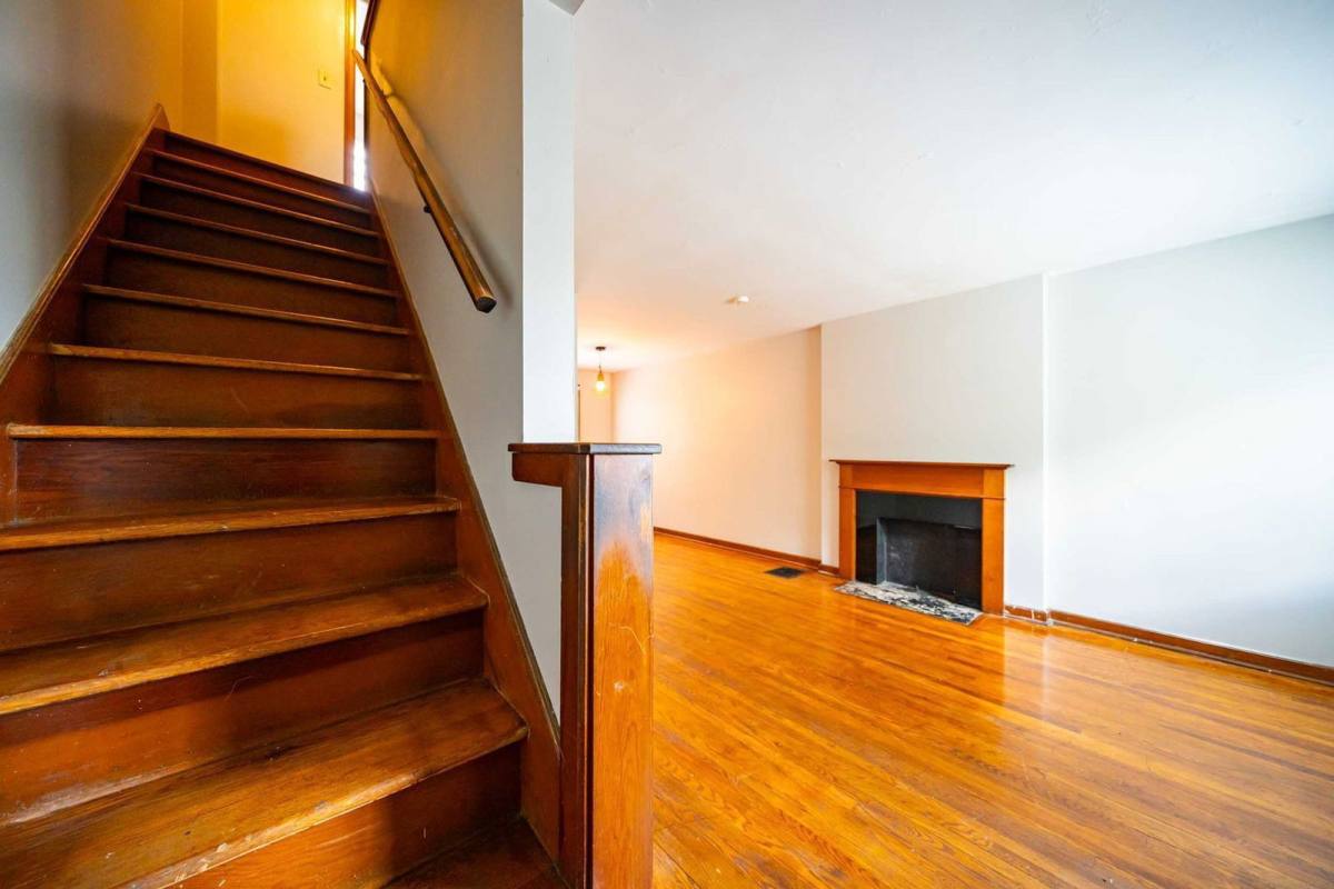 Apartment for rent at 213 E Hudson St, Columbus, OH 43202