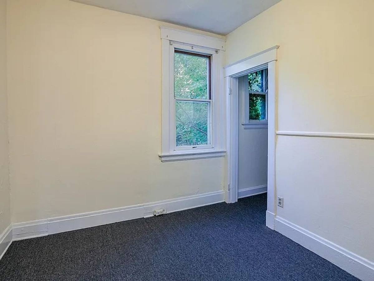 House for rent at 2318 Chickasaw St, Cincinnati, OH 45219