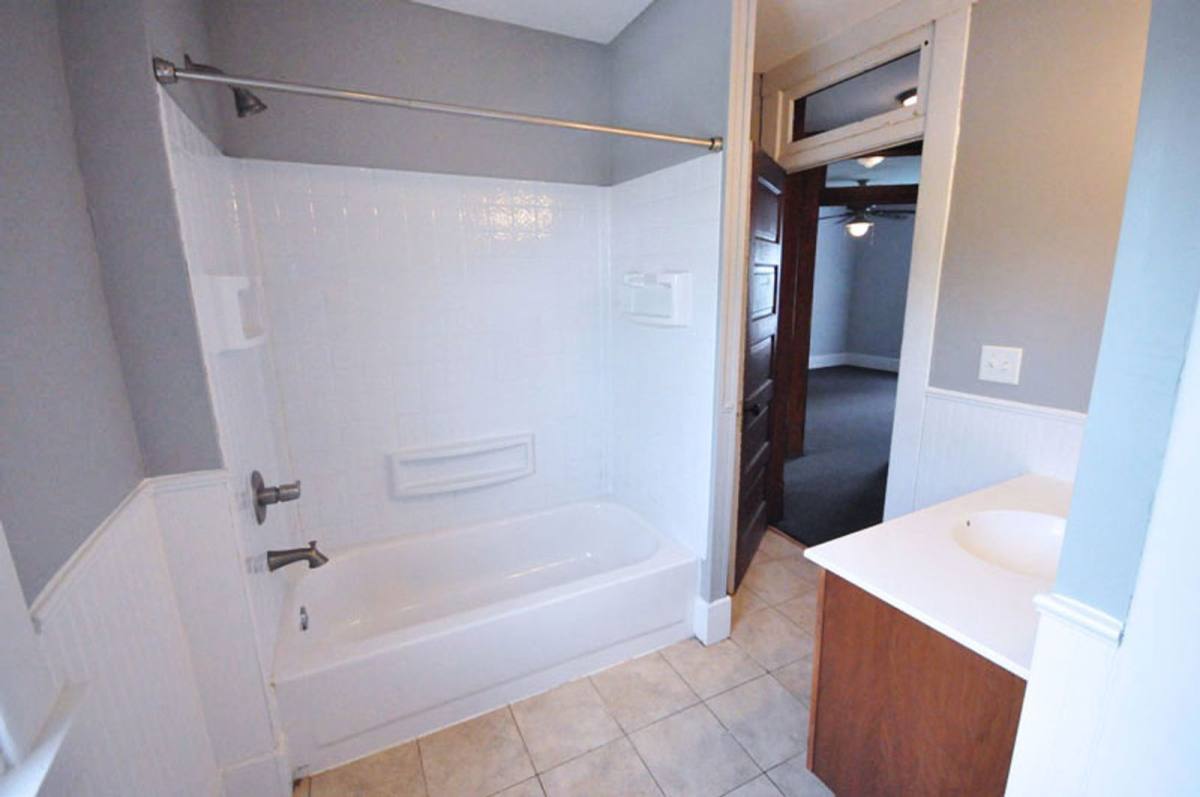 House for rent at 49 Euclid Ave, Columbus, OH 43201
