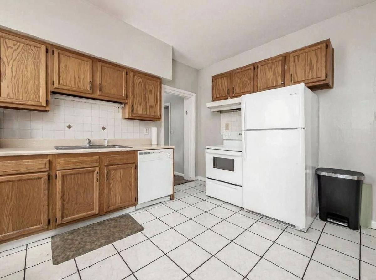 House for rent at 227 E Northwood Ave, Columbus, OH 43201